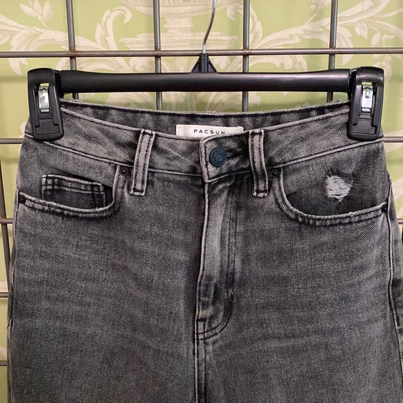 PacSun 90’s Boyfriend Jeans - Picture 2 of 6